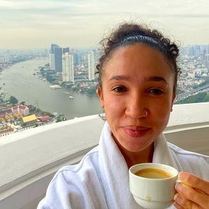 Meet your Posher, Maura